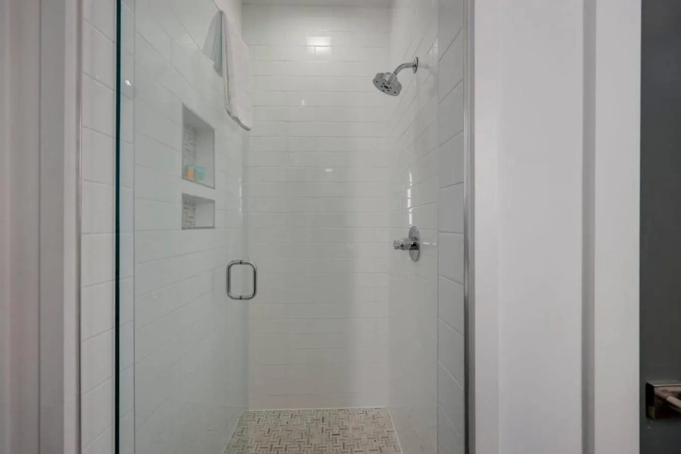 Two Elegant Townhomes Perfect For Large Groups Nashville