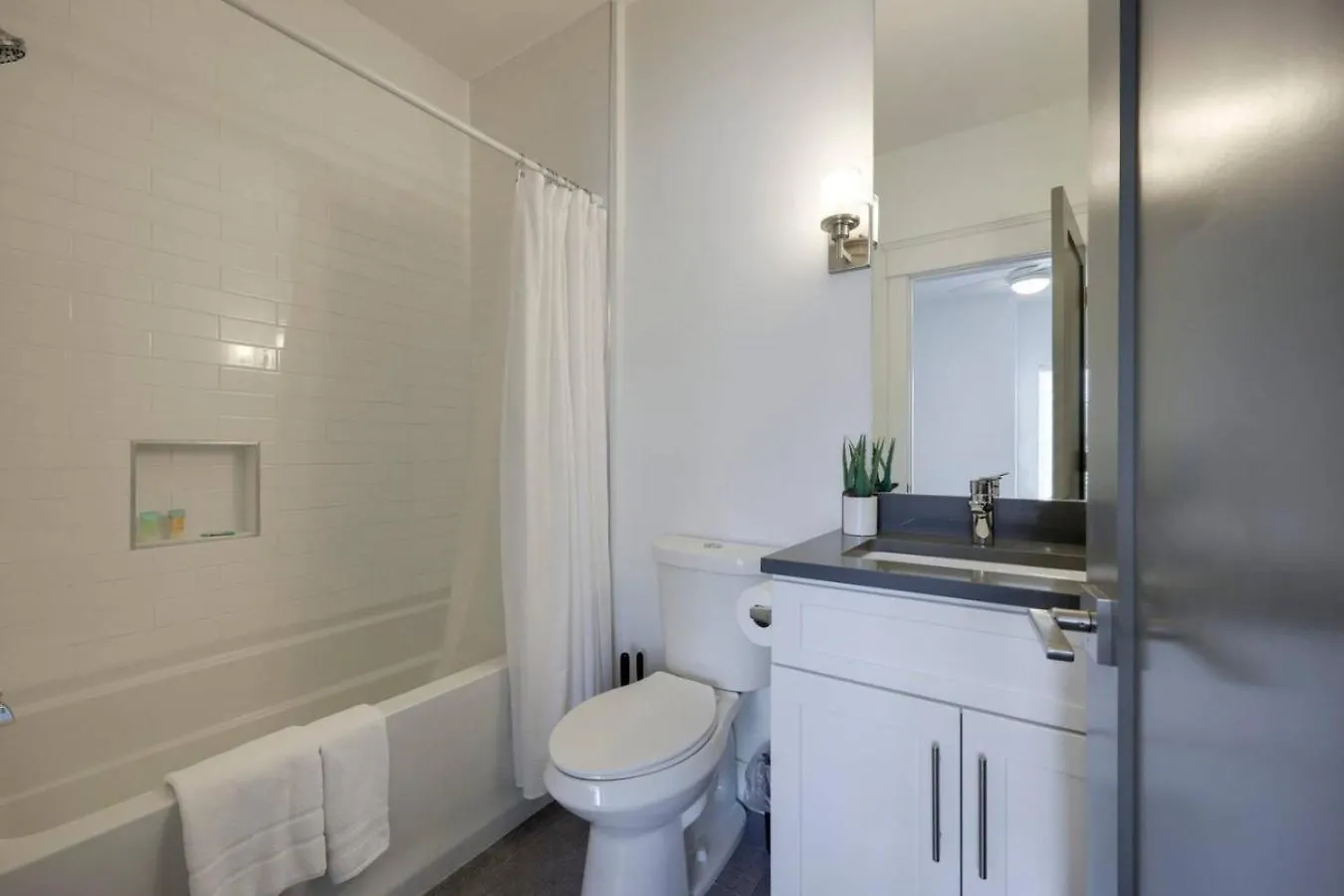 Holiday home Two Elegant Townhomes Perfect For Large Groups Nashville