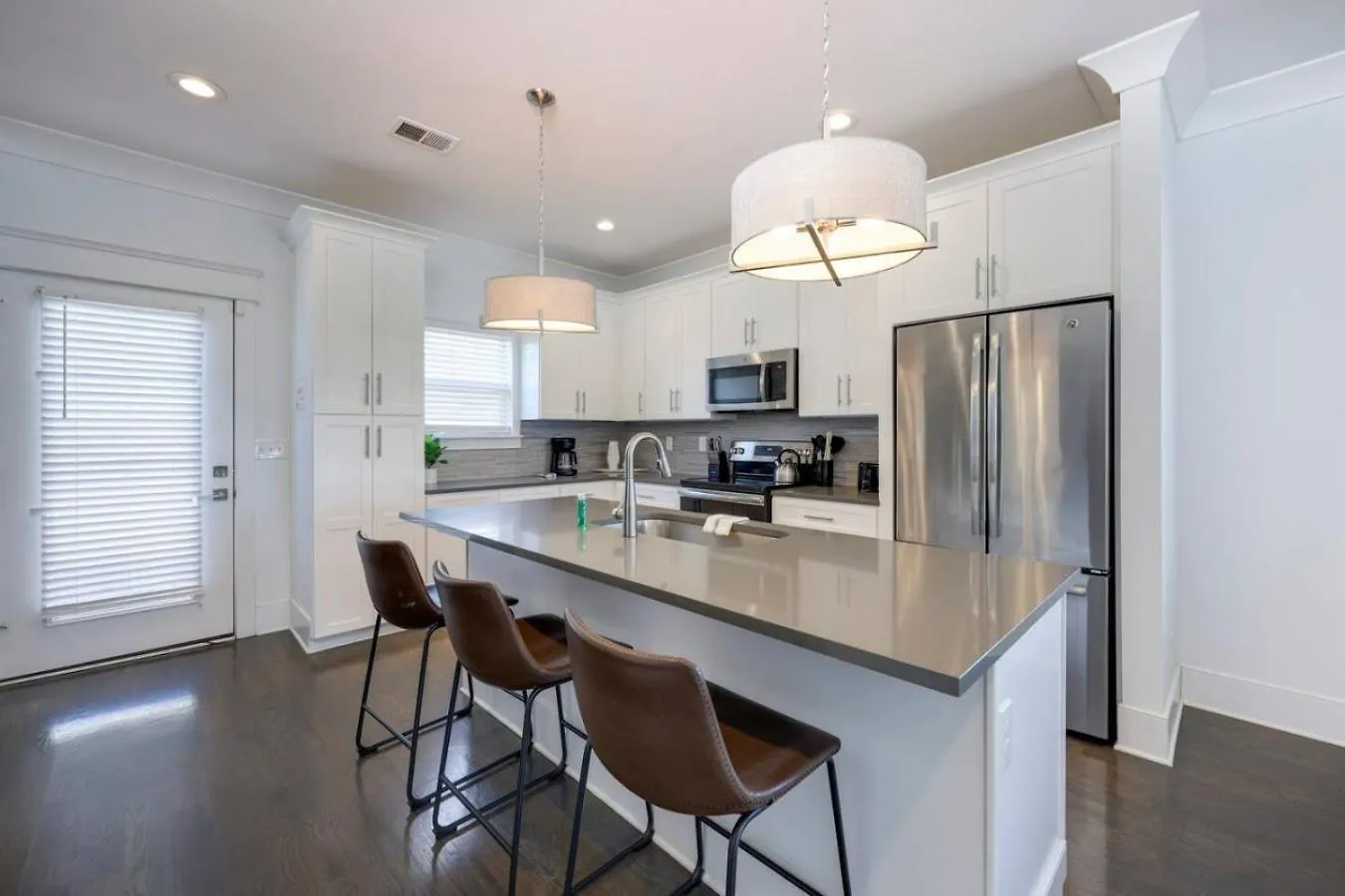 Holiday home Two Elegant Townhomes Perfect For Large Groups Nashville