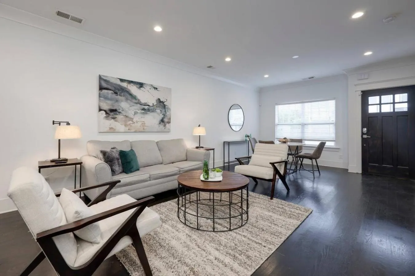 Two Elegant Townhomes Perfect For Large Groups Nashville