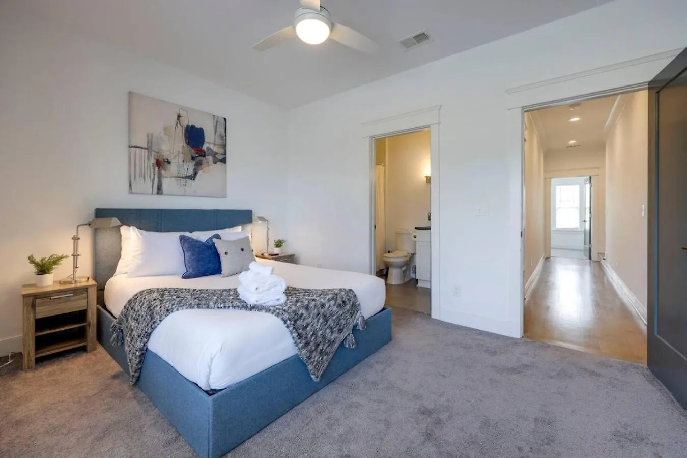 Holiday home Two Elegant Townhomes Perfect For Large Groups Nashville