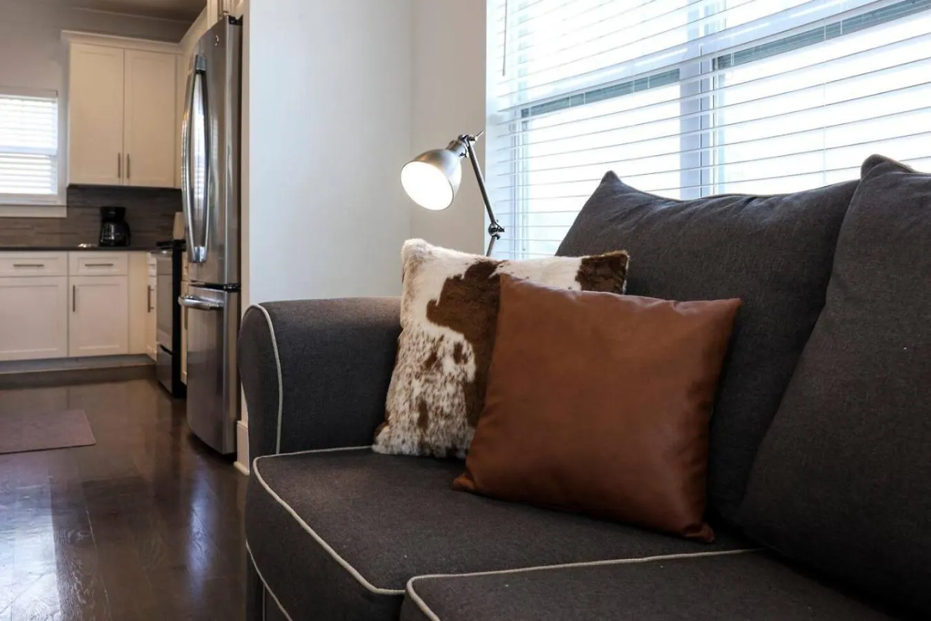 Two Elegant Townhomes Perfect For Large Groups Nashville Holiday home