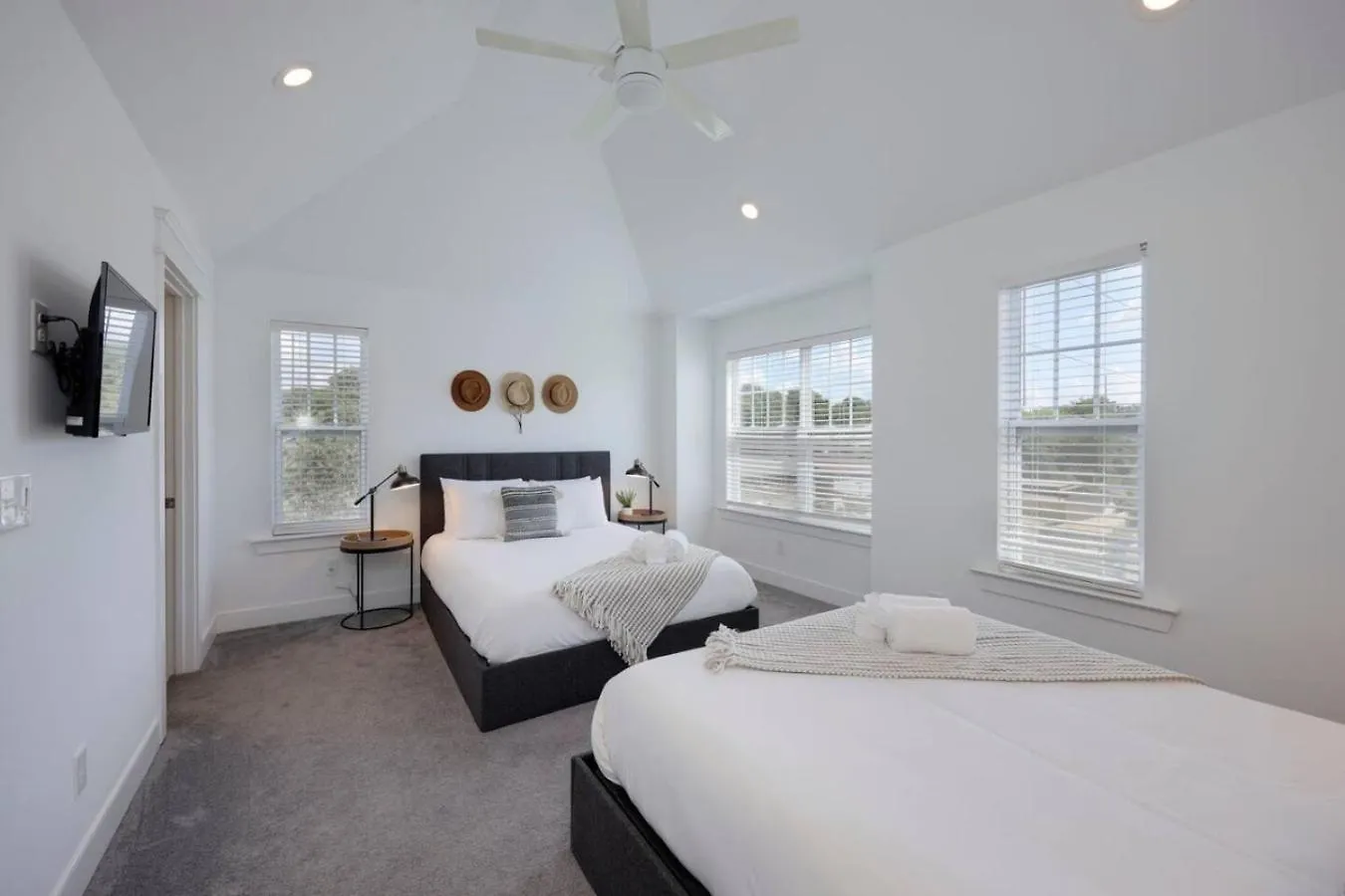 Two Elegant Townhomes Perfect For Large Groups Nashville 0*,